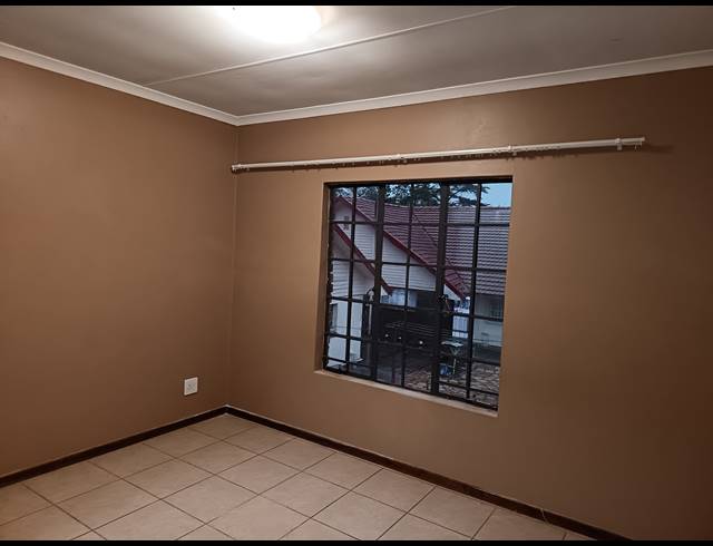 2 BEDROOM TOWNHOUSE TO LET IN MEYERTON CENTRAL